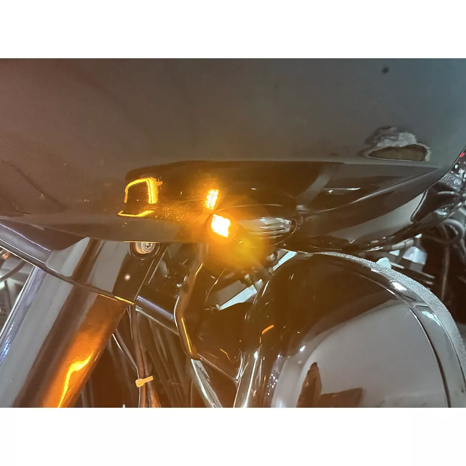 Front turn signals light bracket black Road Glide 15–23 - obrazek 5