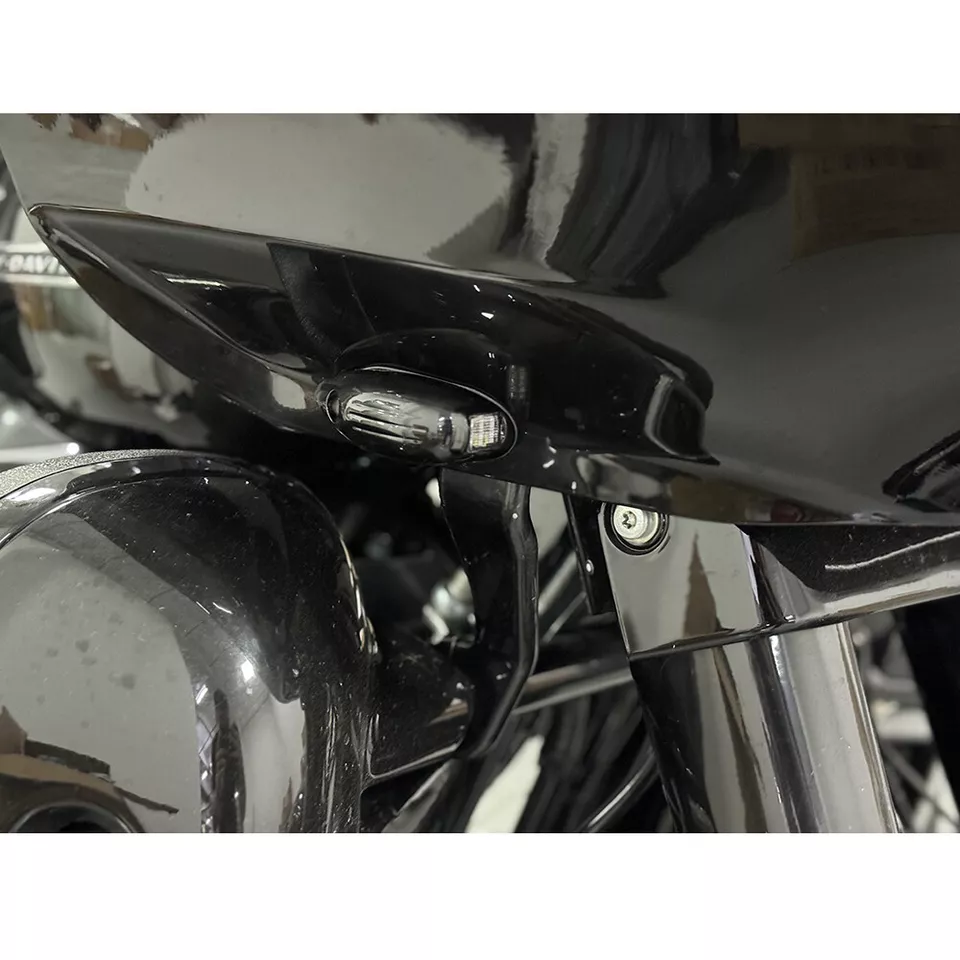 Front turn signals light bracket black Road Glide 15–23 - obrazek 7