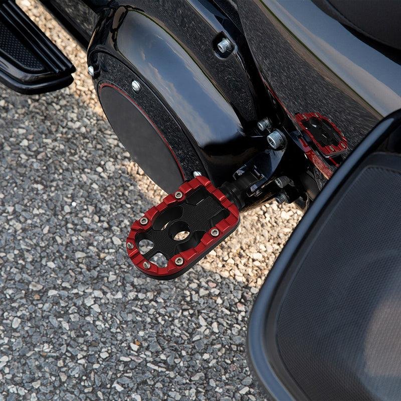 Rear footpegs black/red Touring 09-23 - obrazek 4