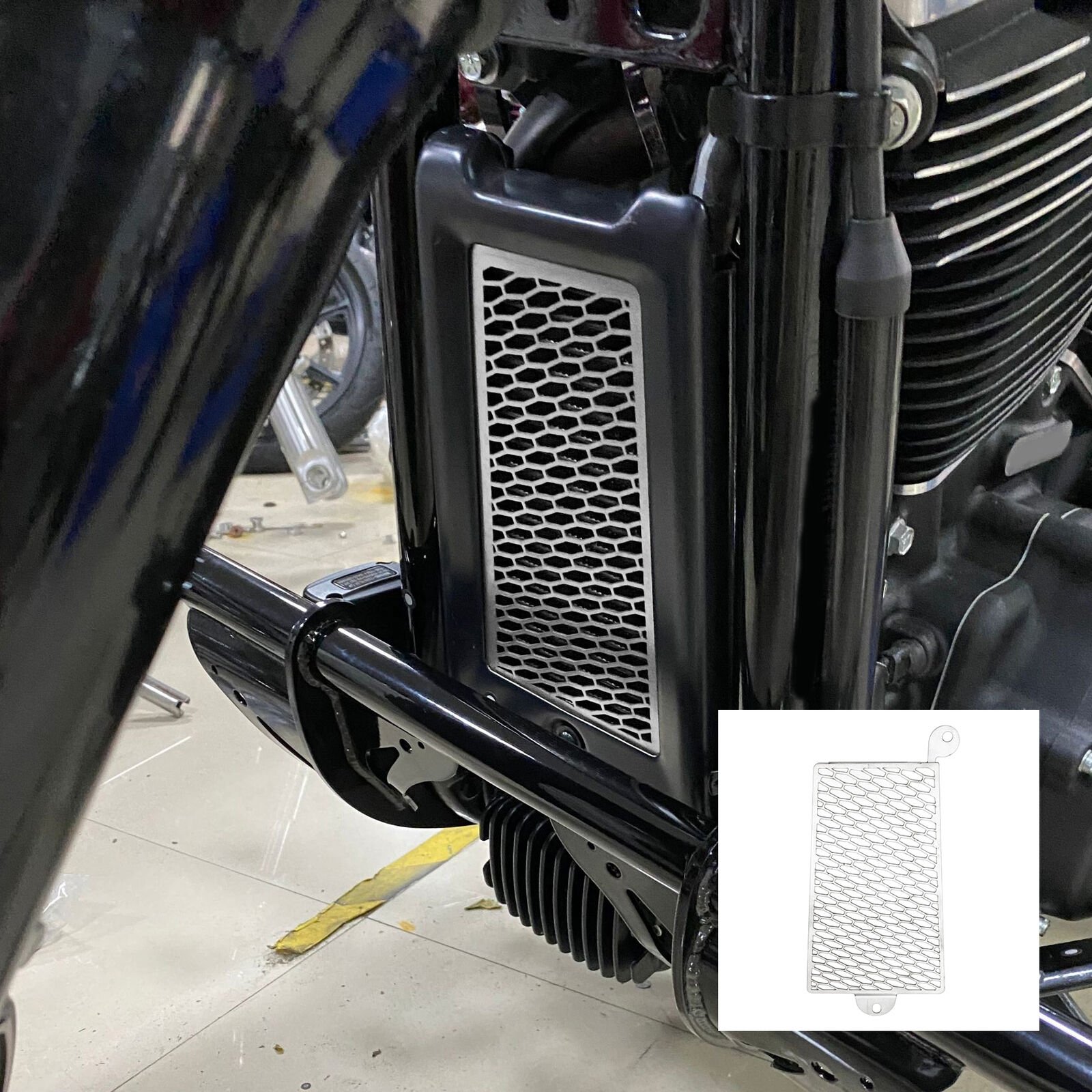 Radiator guard grill Softail 18+ - obrazek 5