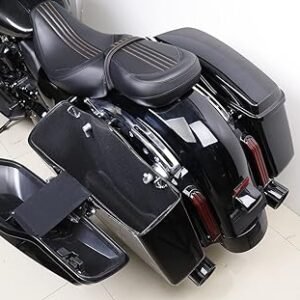 Glossy Black saddlebags with Black latches