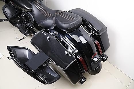 Glossy Black saddlebags with Chrome latches - obrazek 5